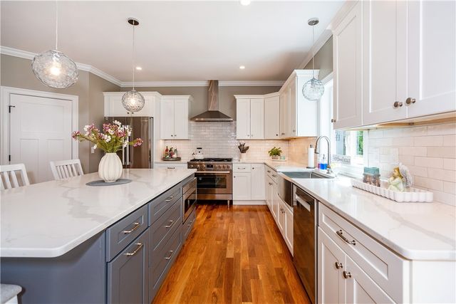 22 Saddlebrook Drive, Warwick, RI 02818
