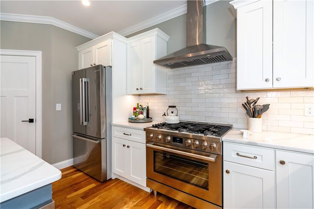 22 Saddlebrook Drive, Warwick, RI 02818