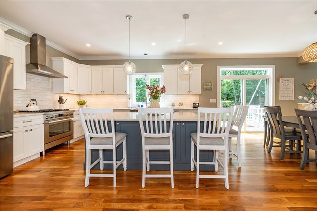 22 Saddlebrook Drive, Warwick, RI 02818