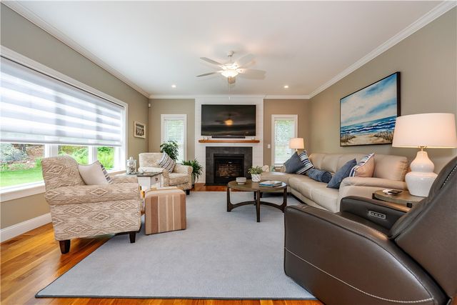 22 Saddlebrook Drive, Warwick, RI 02818