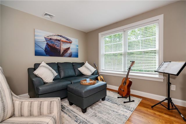 22 Saddlebrook Drive, Warwick, RI 02818