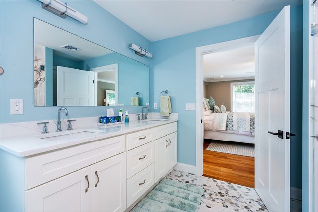 22 Saddlebrook Drive, Warwick, RI 02818