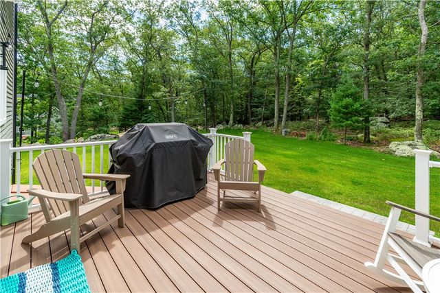 22 Saddlebrook Drive, Warwick, RI 02818