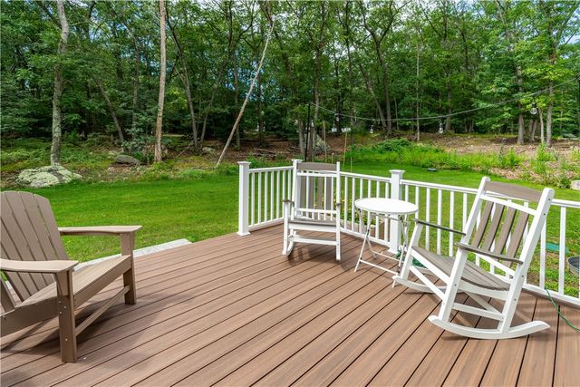 22 Saddlebrook Drive, Warwick, RI 02818