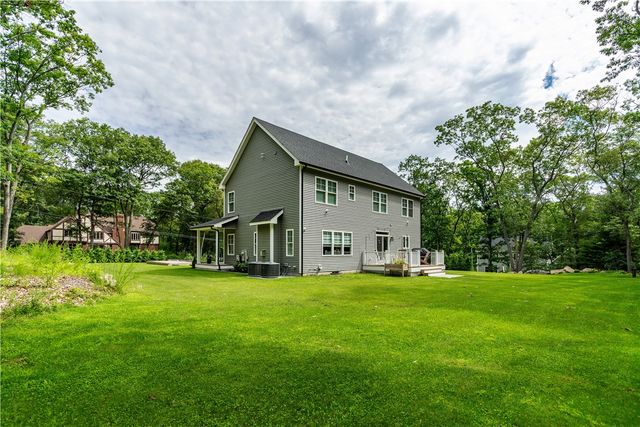 22 Saddlebrook Drive, Warwick, RI 02818