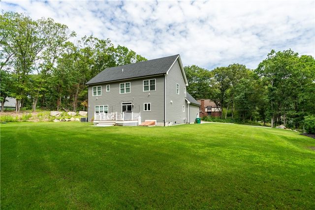 22 Saddlebrook Drive, Warwick, RI 02818