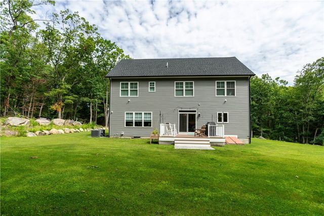 22 Saddlebrook Drive, Warwick, RI 02818