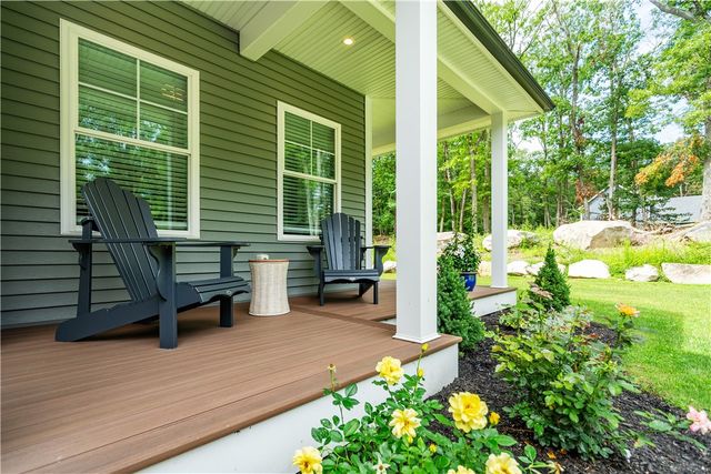 22 Saddlebrook Drive, Warwick, RI 02818
