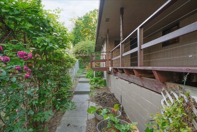5209 W Myrtlewood Ct, Spokane, WA 99208