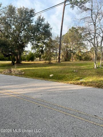 205 Livingston Drive, Pass Christian, MS 39571