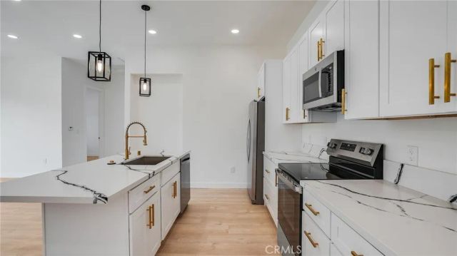 1822 Pomona Ave B, Costa Mesa, CA 92627