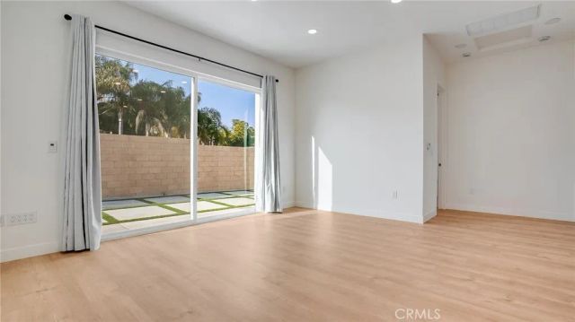 1822 Pomona Ave B, Costa Mesa, CA 92627