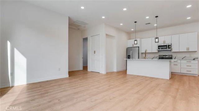 1822 Pomona Ave B, Costa Mesa, CA 92627