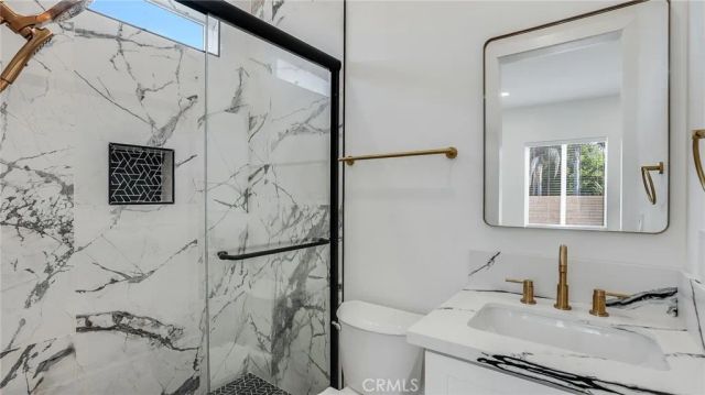 1822 Pomona Ave B, Costa Mesa, CA 92627