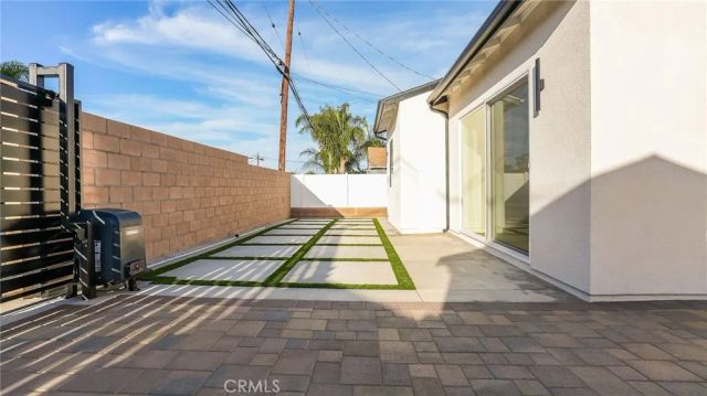 1822 Pomona Ave B, Costa Mesa, CA 92627