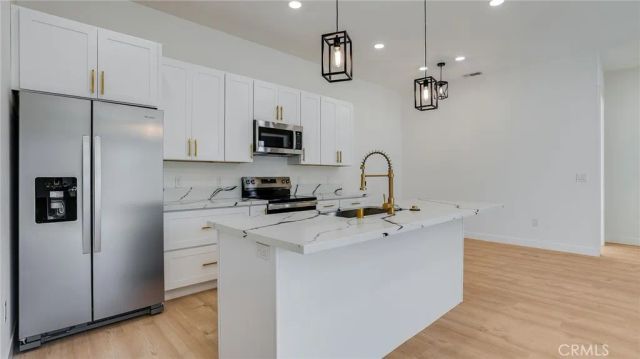1822 Pomona Ave B, Costa Mesa, CA 92627