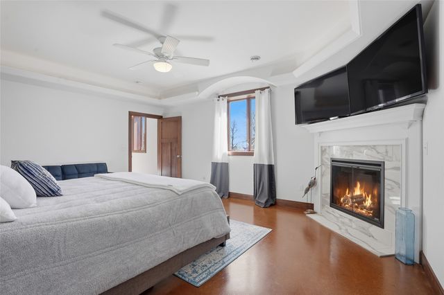 886 Henik Rd., Mt Vernon, IA 52314