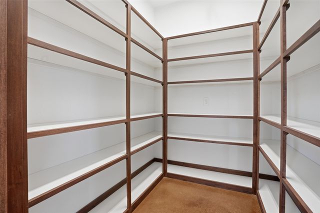 886 Henik Rd., Mt Vernon, IA 52314