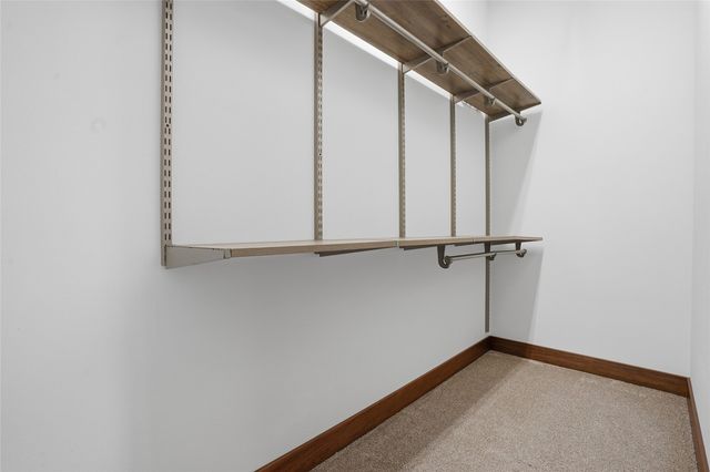 886 Henik Rd., Mt Vernon, IA 52314