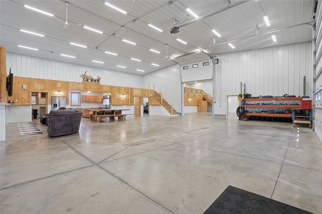 886 Henik Rd., Mt Vernon, IA 52314