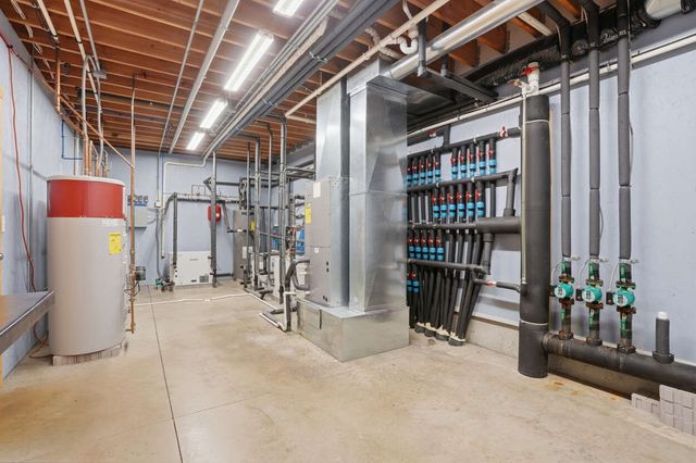 886 Henik Rd., Mt Vernon, IA 52314