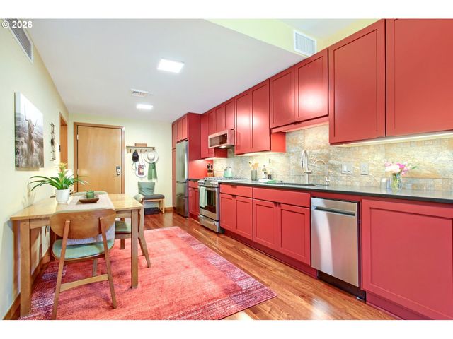 2335 Nw RALEIGH St A315, Portland, OR 97210