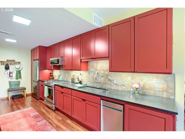 2335 Nw RALEIGH St A315, Portland, OR 97210
