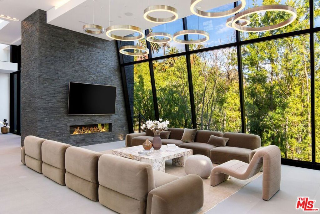1317 Londonderry Place, Los Angeles, CA 90069 — photo 5