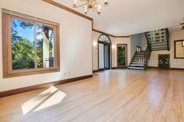 1 Royal James Dr, Hilton Head Island, SC 29926