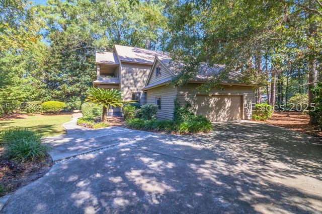 1 Royal James Dr, Hilton Head Island, SC 29926