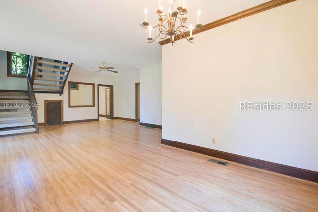 1 Royal James Dr, Hilton Head Island, SC 29926