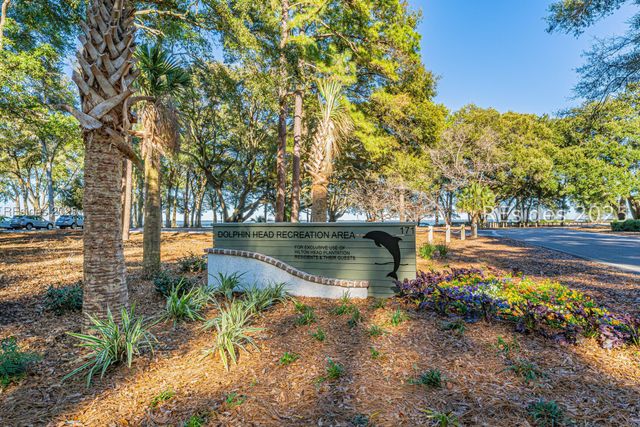 1 Royal James Dr, Hilton Head Island, SC 29926