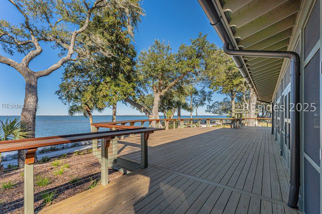 1 Royal James Dr, Hilton Head Island, SC 29926