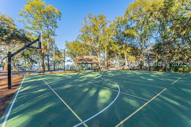 1 Royal James Dr, Hilton Head Island, SC 29926