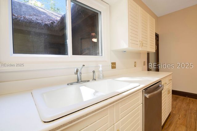 1 Royal James Dr, Hilton Head Island, SC 29926