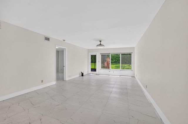 9095 Flynn Circle 6, Boca Raton, FL 33496