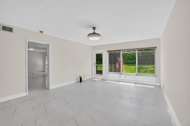 9095 Flynn Circle 6, Boca Raton, FL 33496