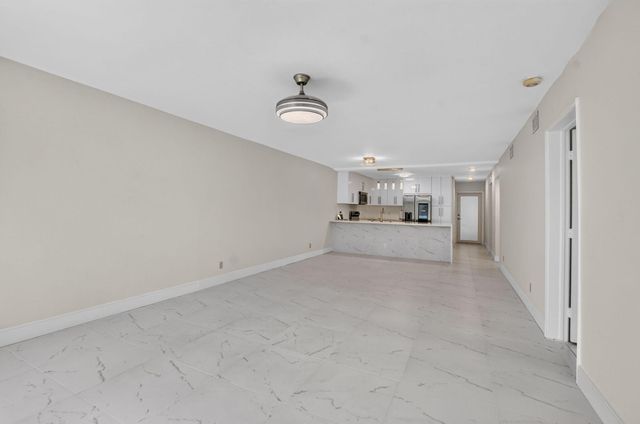 9095 Flynn Circle 6, Boca Raton, FL 33496