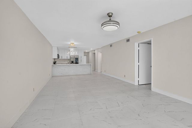 9095 Flynn Circle 6, Boca Raton, FL 33496