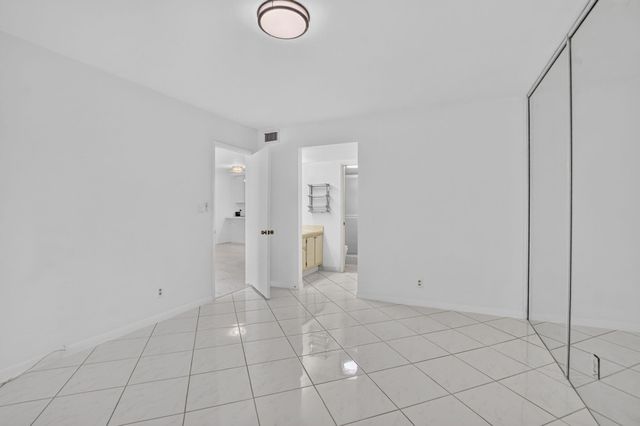 9095 Flynn Circle 6, Boca Raton, FL 33496