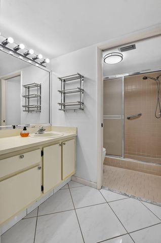 9095 Flynn Circle 6, Boca Raton, FL 33496