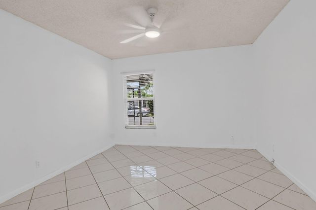 9095 Flynn Circle 6, Boca Raton, FL 33496
