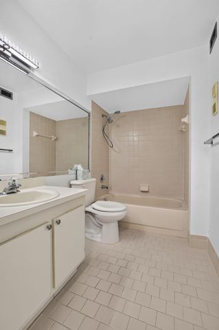 9095 Flynn Circle 6, Boca Raton, FL 33496