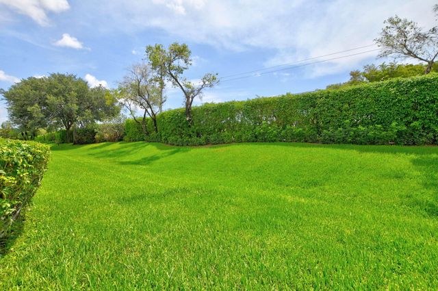 9095 Flynn Circle 6, Boca Raton, FL 33496