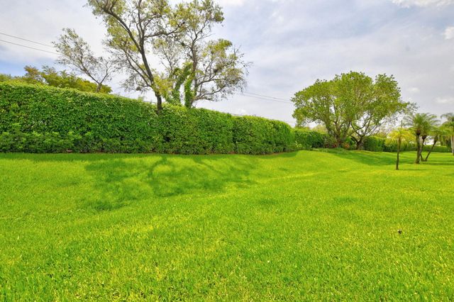 9095 Flynn Circle 6, Boca Raton, FL 33496