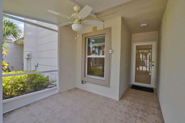9095 Flynn Circle 6, Boca Raton, FL 33496