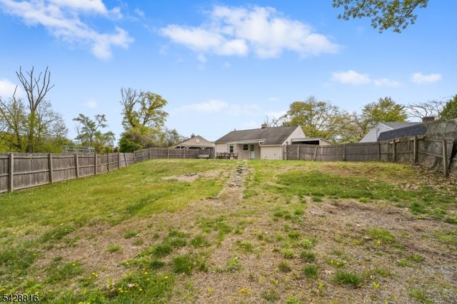 49 Louis Ave, Middlesex Boro, NJ 08846