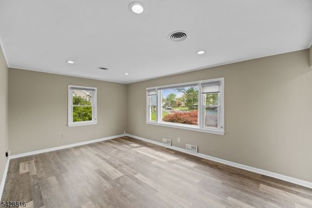 49 Louis Ave, Middlesex Boro, NJ 08846