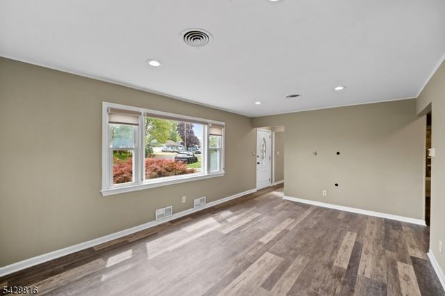 49 Louis Ave, Middlesex Boro, NJ 08846