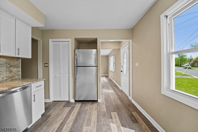 49 Louis Ave, Middlesex Boro, NJ 08846
